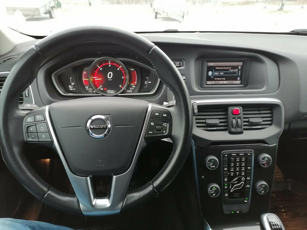 Volvo V40 D2 Business kokemuksia koeajo