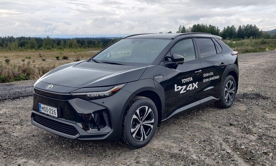 Toyota bZ4X sähköauto koeajo kokemuksia
