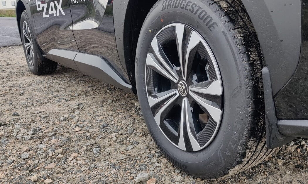 Toyota bZ4X sähköauto koeajo kokemuksia