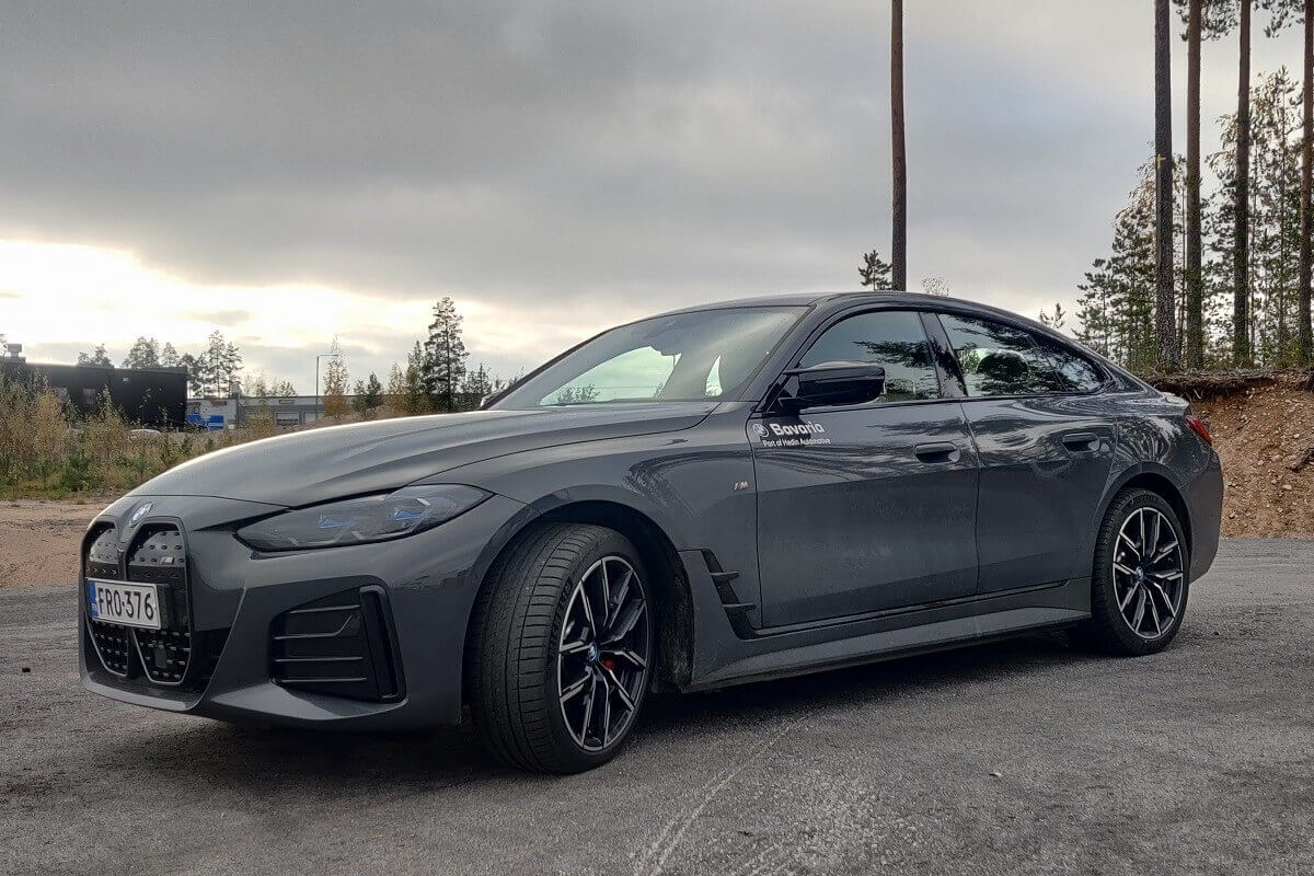 Koeajo BMW i4 M50 kokemuksia