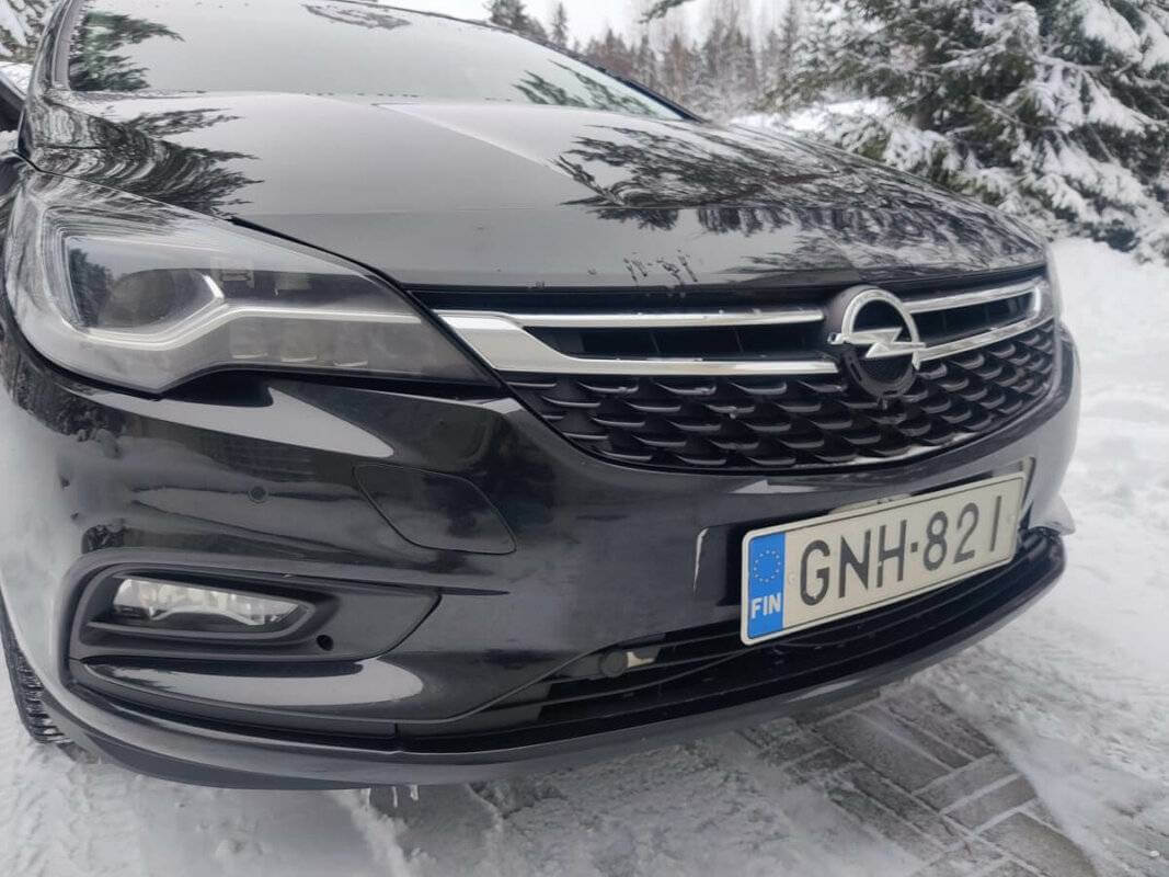 Opel Astra liikennevahinko