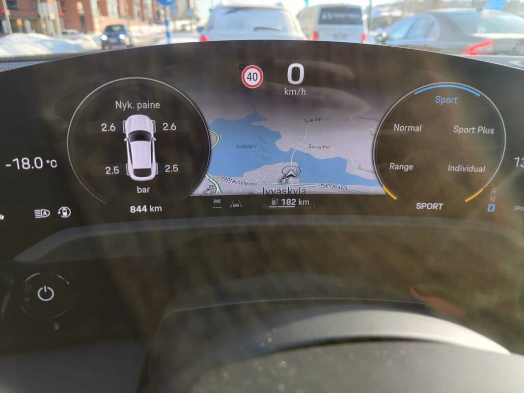 Koeajo Porsche Taycan 4 Cross Turismo kokemuksia