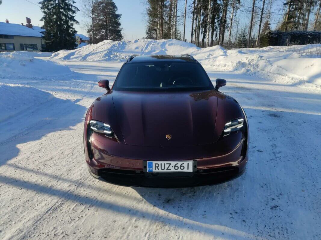 Koeajo Porsche Taycan 4 Cross Turismo kokemuksia