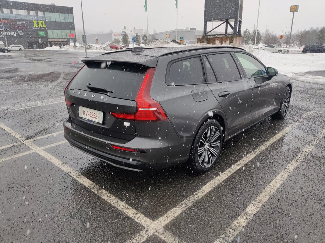 Koeajo Volvo V60 T8 AWD Long Range High Performance Plus kokemuksia
