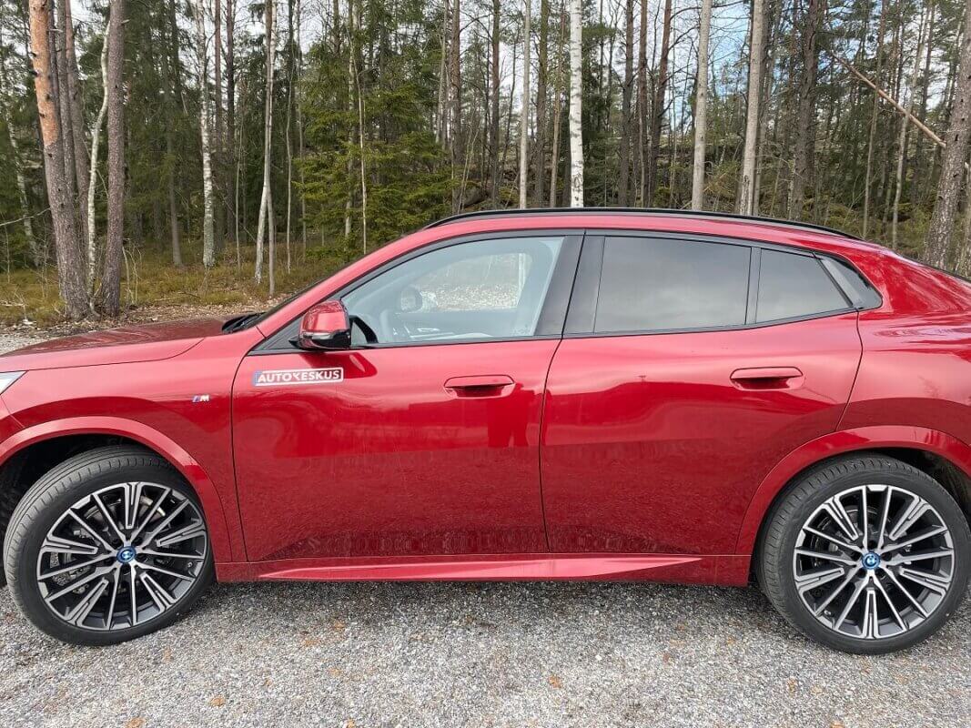 Koeajo BMW iX2 xDrive30 kokemuksia