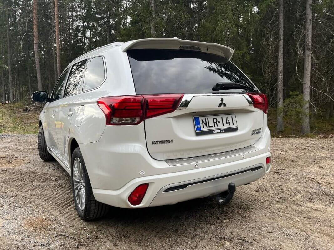 Koeajo Mitsubishi Outlander PHEV 2019 kokemuksia