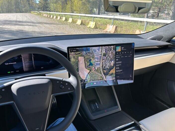 Koeajo Tesla Model S Plaid kokemuksia