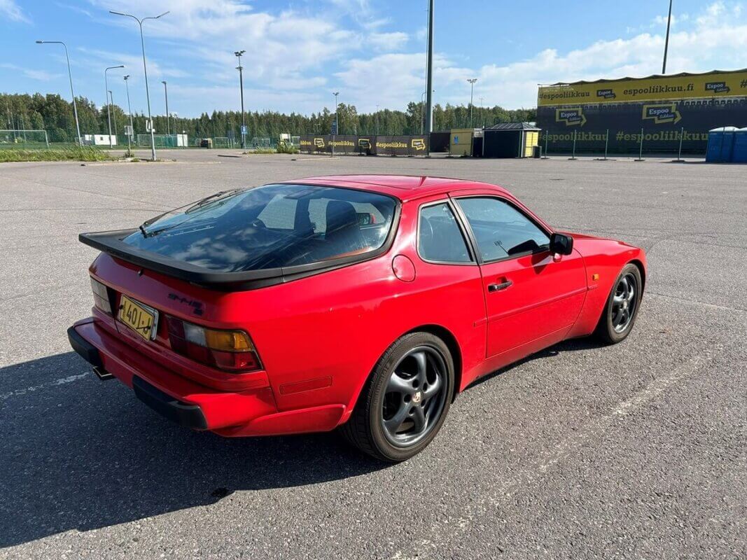 Koeajo Porsche 944 kokemuksia