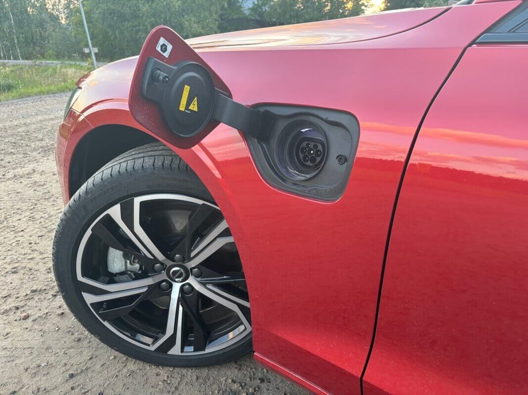 Koeajo Volvo S60 T8 AWD kokemuksia